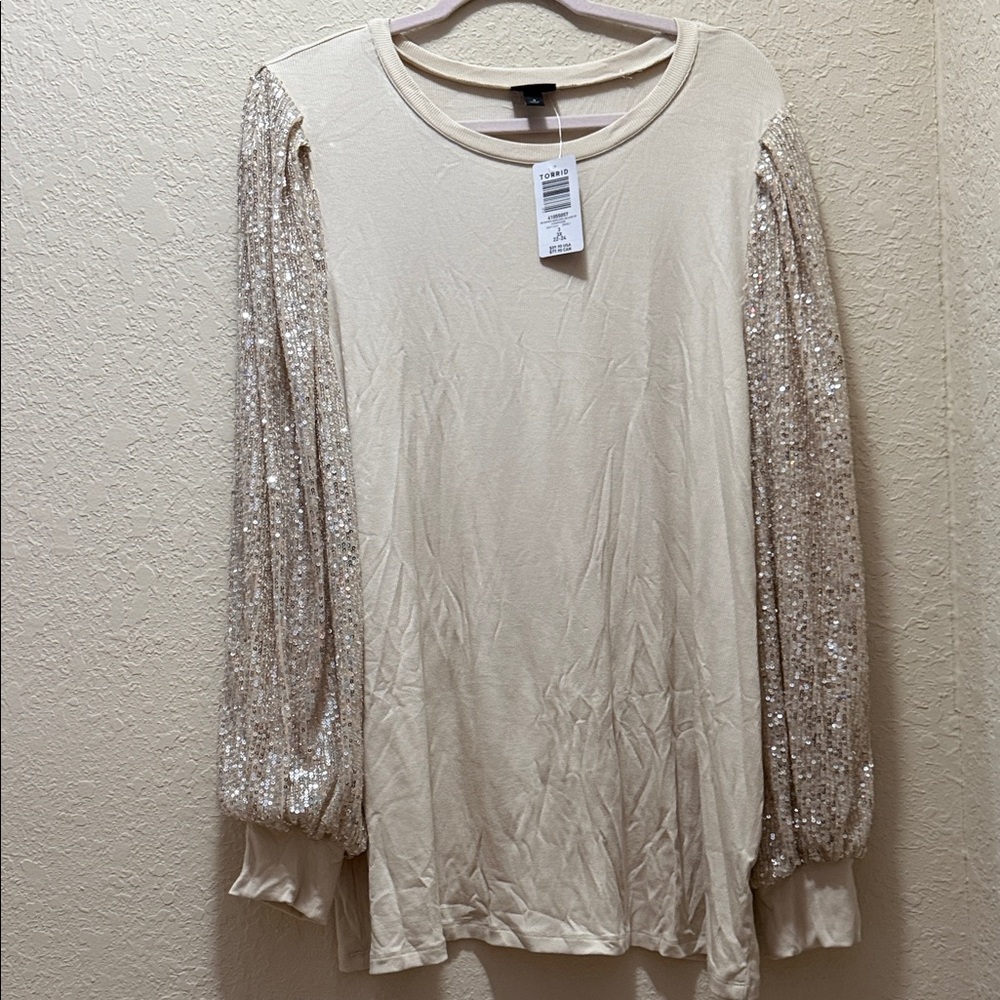 NWT, Torrid Champagne Ribbed Long Sleeved Crew Neck Top w/ Sequin Sleeves